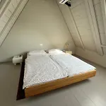 Kleine Wolke - Dachgeschoss Mit Klimaanlage Und Ausblick Leipzig