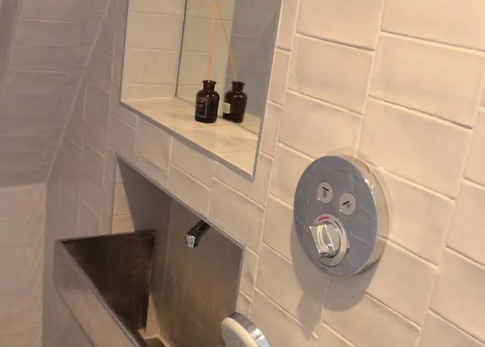 Kleine Wolke - Dachgeschoss Mit Klimaanlage Und Ausblick Leipzig