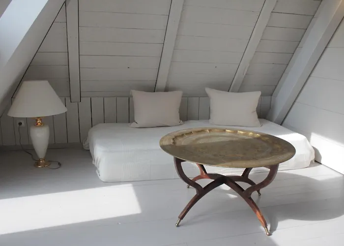 Kleine Wolke - Dachgeschoss Mit Klimaanlage Und Ausblick Leipzig